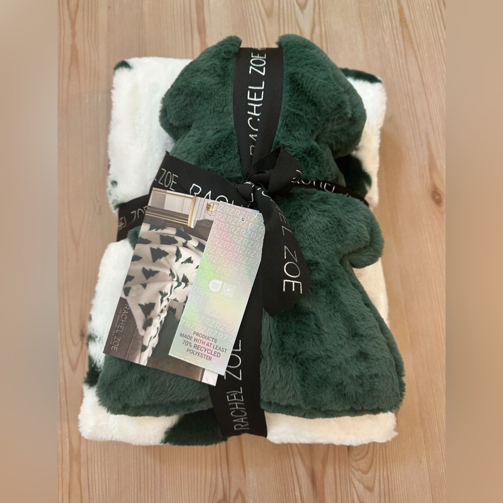 NWT Rachel Zoe Christmas Tree Throw with Pillow